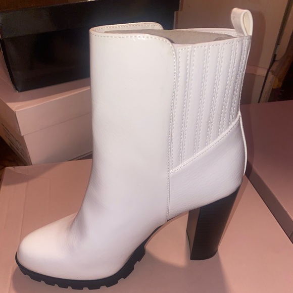 BOOTIES, ANGE, WHITE, 9 - Picture 2 of 3